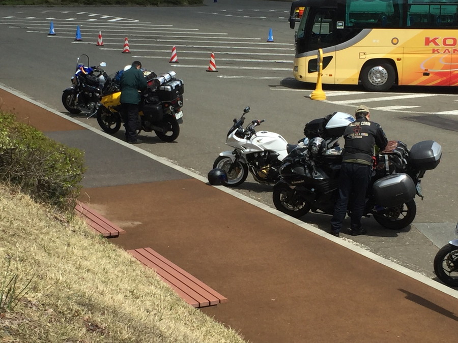 電動バイクはどこに停めればいい？駐輪場のルール